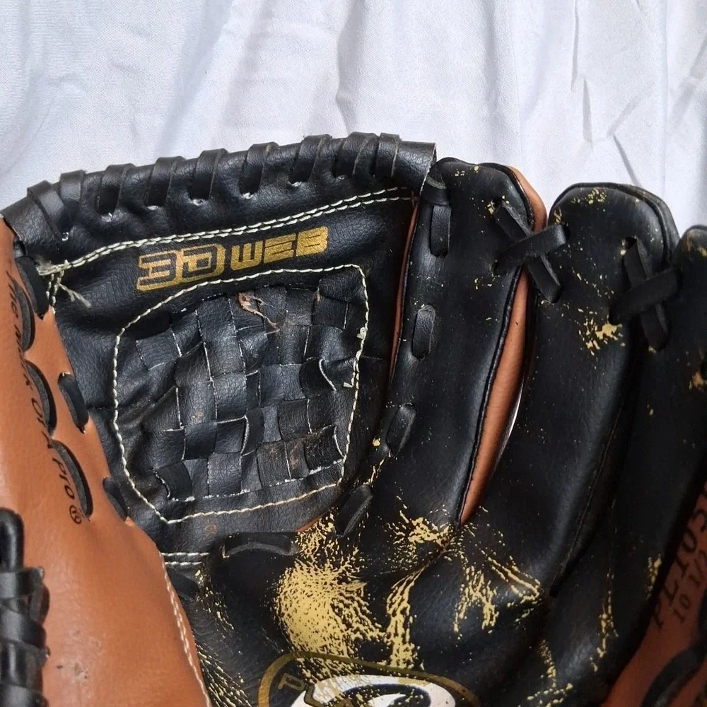 Rawlings PL105BK Baseball Glove Right Hand Throw Size 10.5